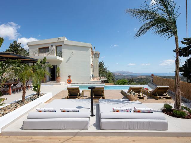 Villa Staride, heated pool, sea view, family, cozy
