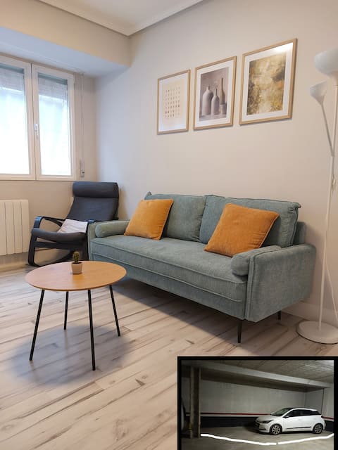 7 minutes walk to Old Town+ FREE PARKING