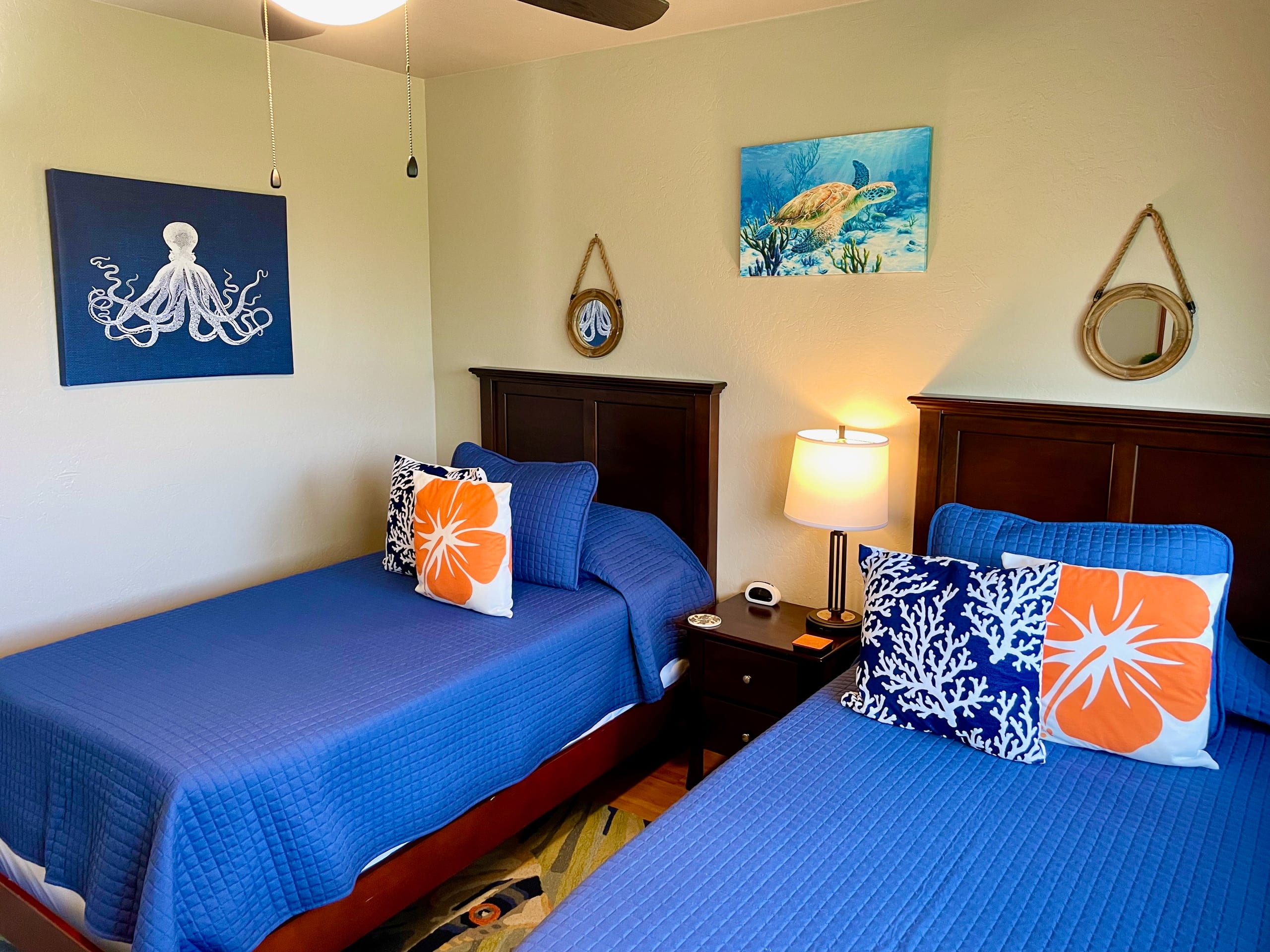 Condo in Kailua-Kona · ★4.96 · 2 bedrooms · 4 beds · 2 private baths - Image 10