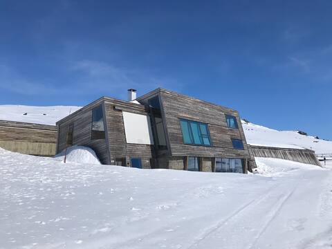 Spectacular mountain view apartment