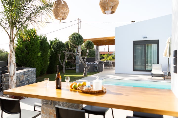 Villa Stavelia with private pool