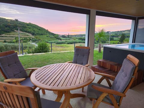 Sea View Apartment with Hot Tub near Portorose