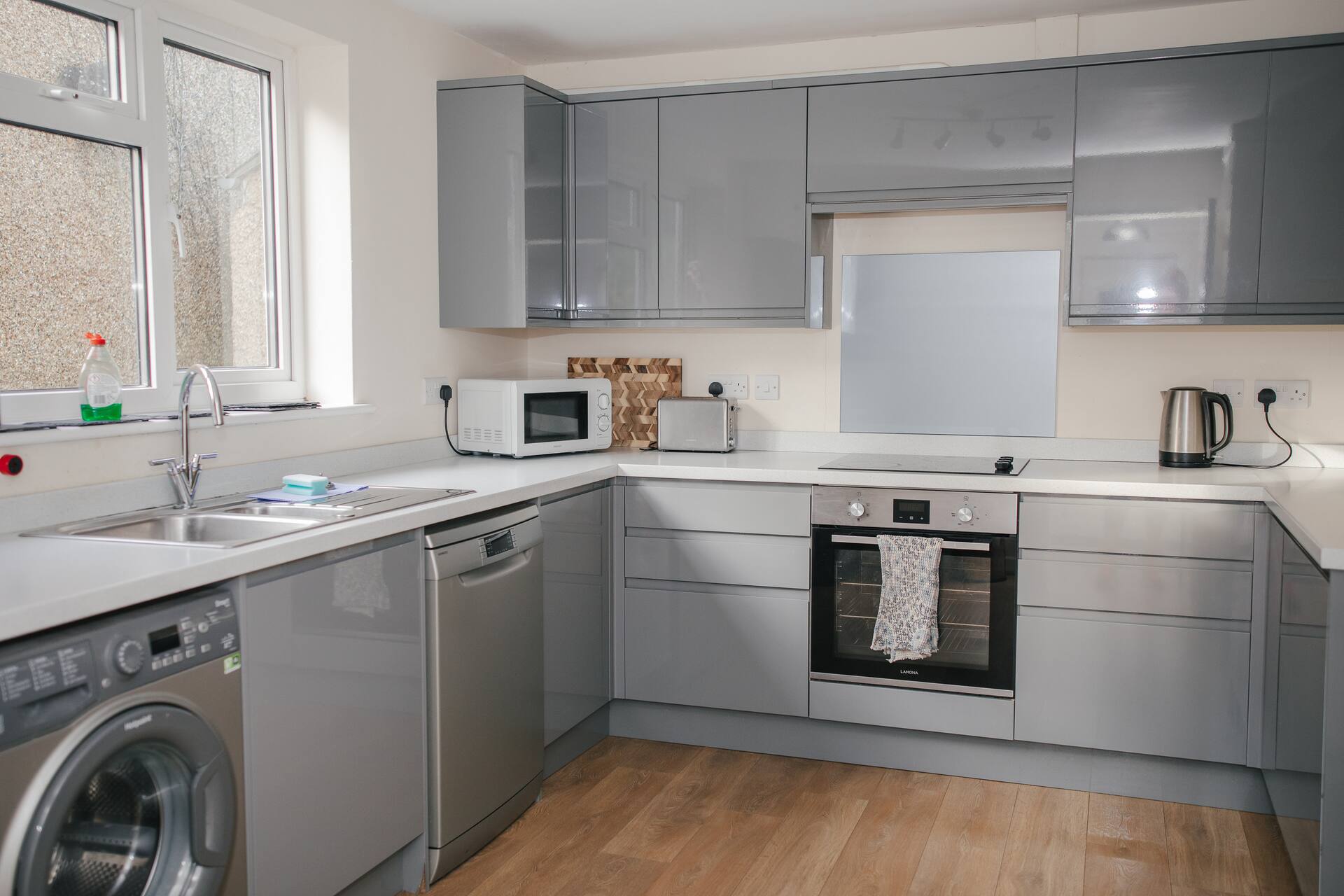 Entire 3 bedroom house, SALISBURY Cathedral City