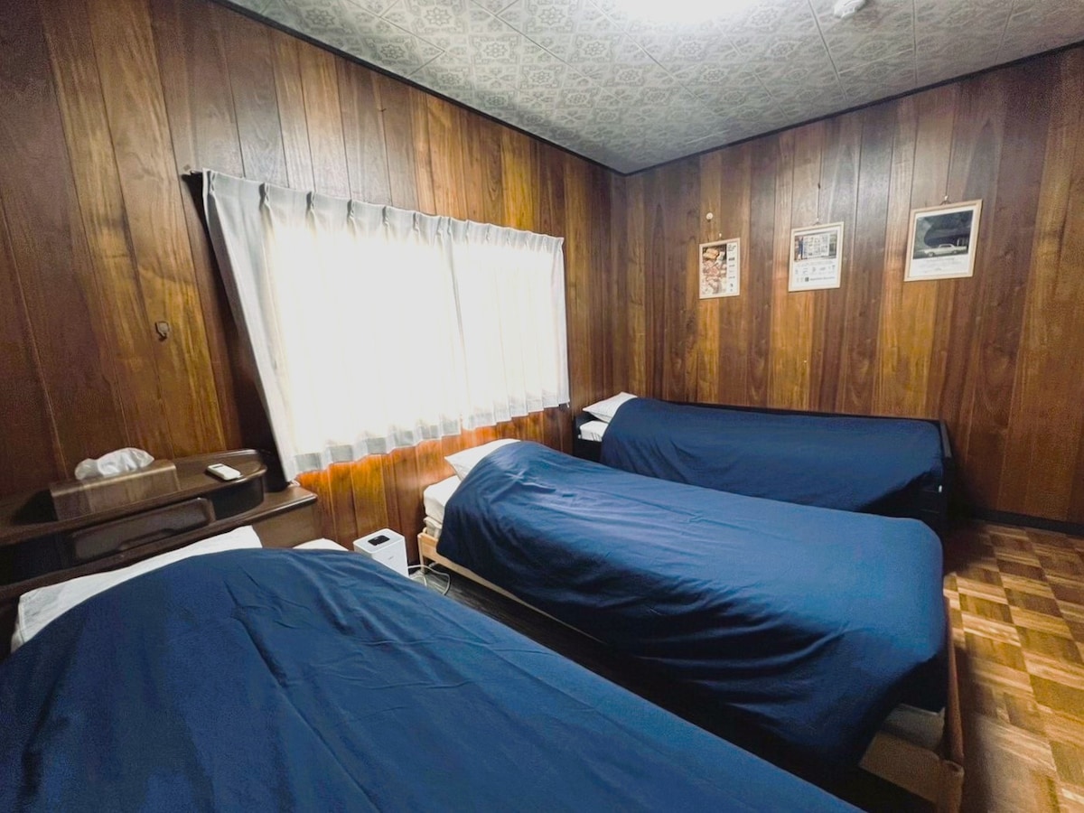 Dormitorio en el segundo piso ① (individual 1, semi individual 2)