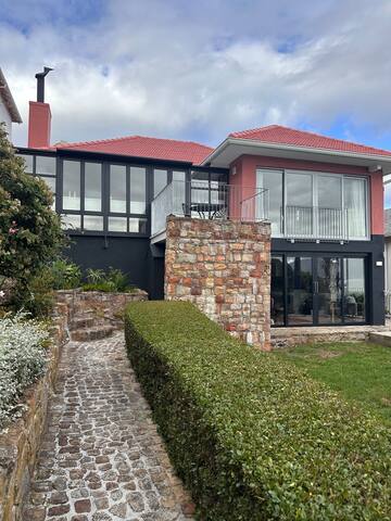 St James Bungalow with amazing sea views gallery image 3