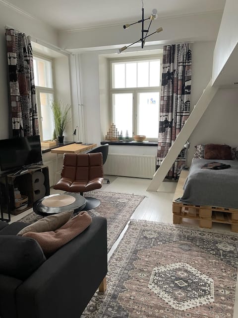 Top Airbnb: Unique Location by the Sea with Own Entrance in Kruununhaka