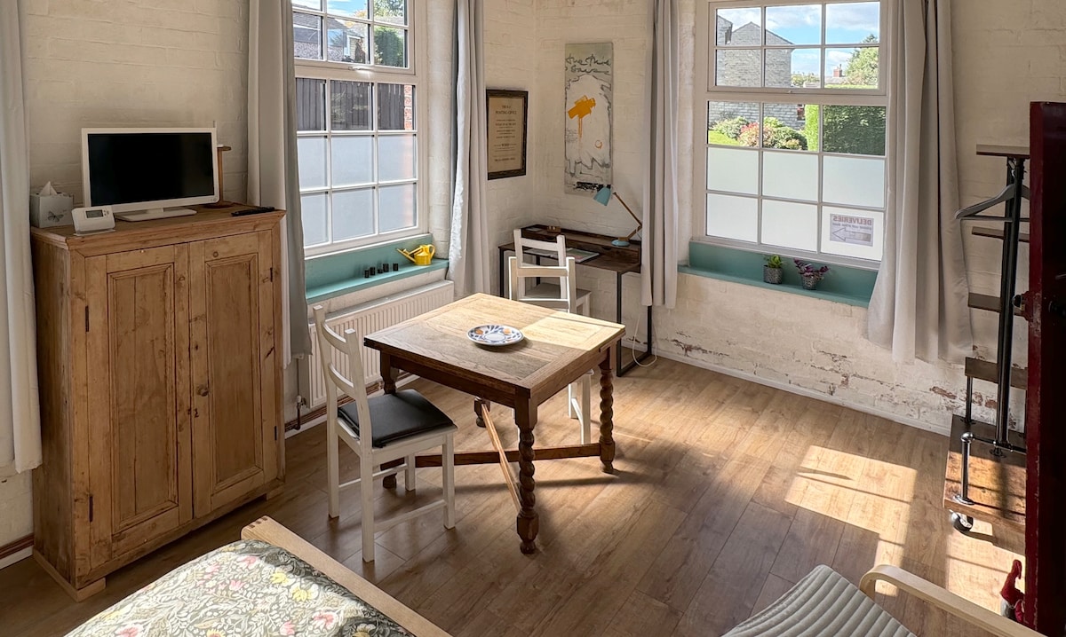 Top Airbnb: Studio flat at The Old Printworks Creative Studios in Kirklees