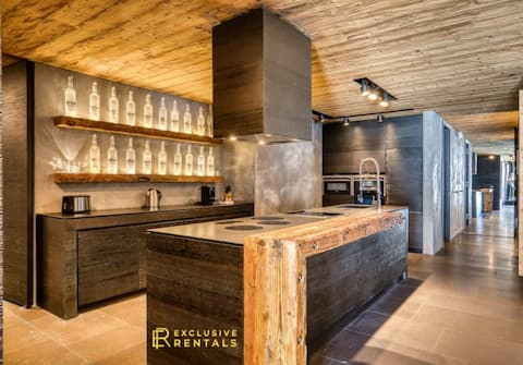 Luxury Chalet w/ Pool & private Sauna near Ischgl