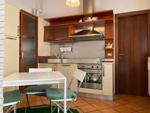 Top Airbnb: "The window on the courtyard" a Pavia