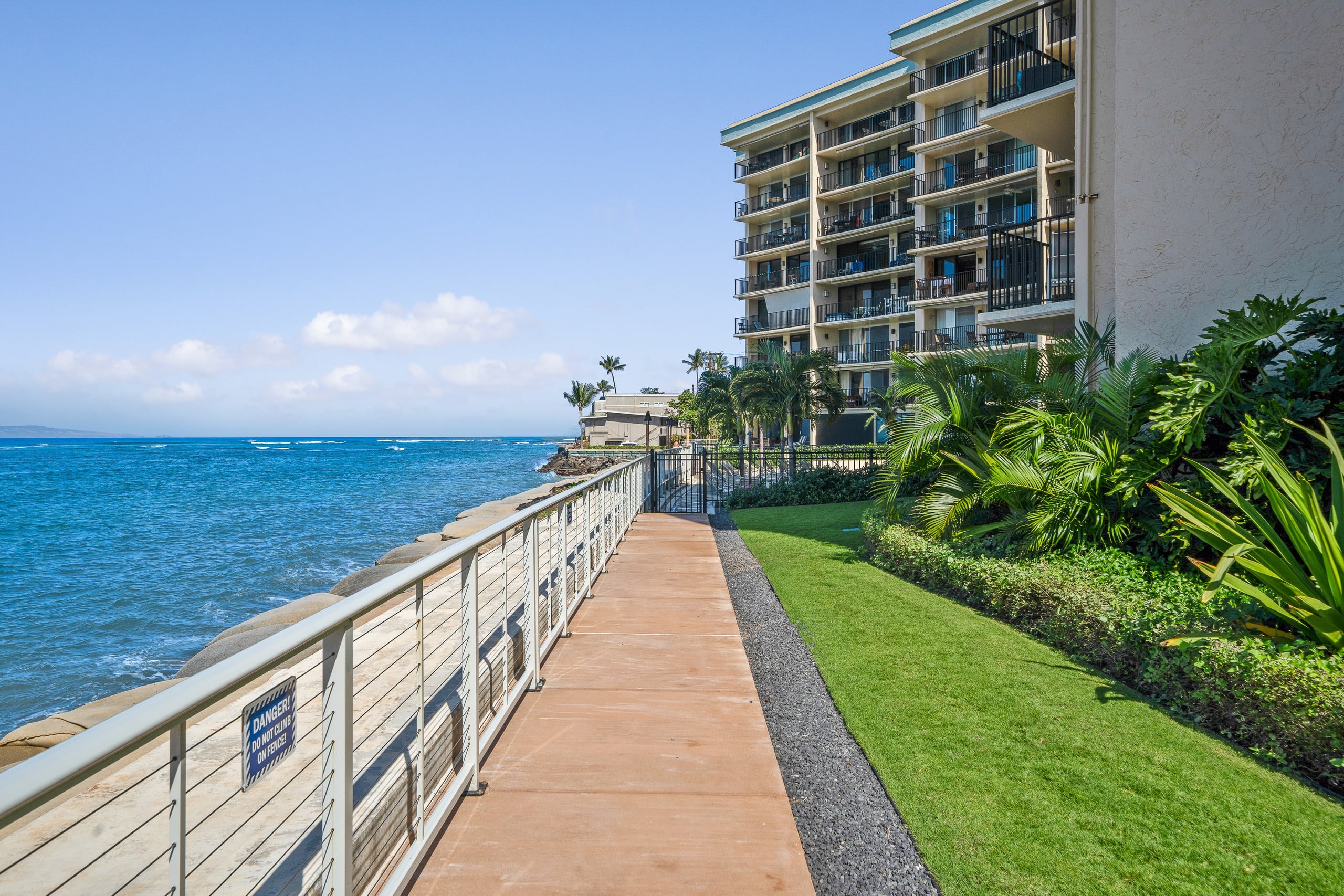 Condo in Lahaina · ★4.8 · 2 bedrooms · 4 beds · 2 baths - Image 37