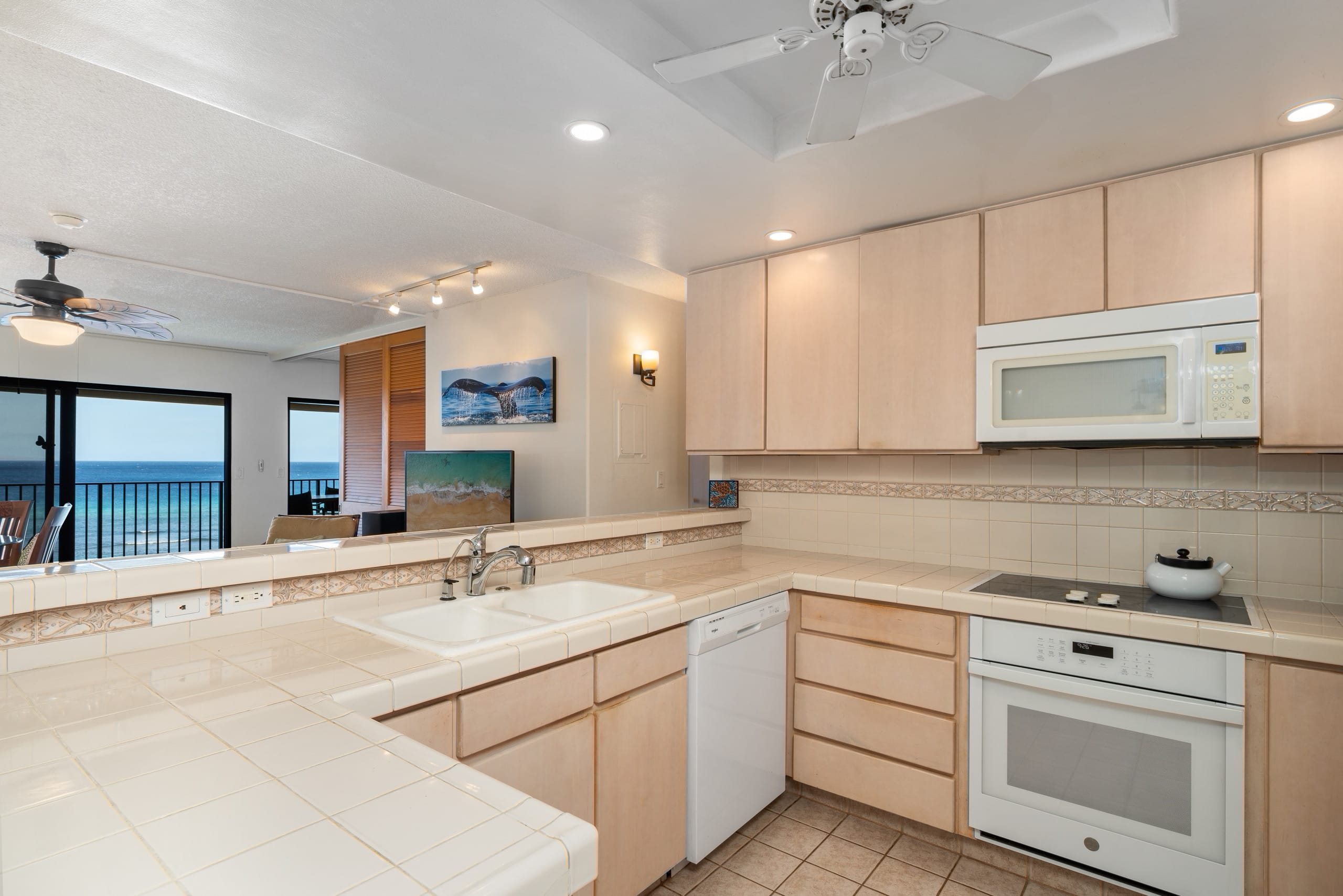 Condo in Lahaina · ★4.8 · 2 bedrooms · 4 beds · 2 baths - Image 5