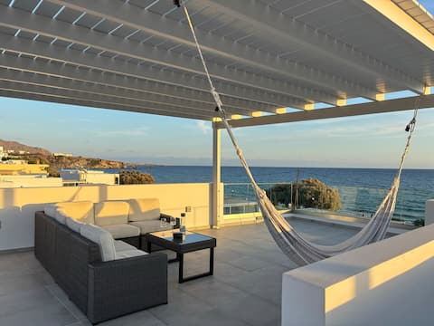 Penthouse with pool in direct beach location