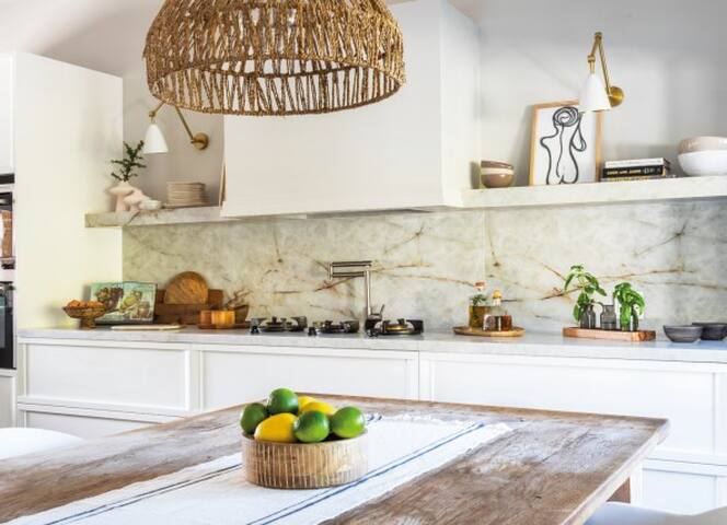 Designer’s home close to beach, big pool & garden gallery image 3