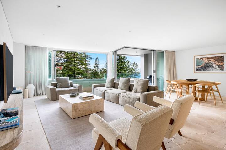 Luxury Apartment with Bronte Beach Views gallery image 2