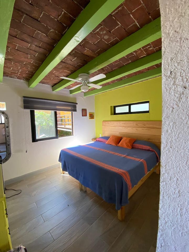 "El Tucán" Cozy Kingsize Bed, Bathroom And Terrace - Guanajuato