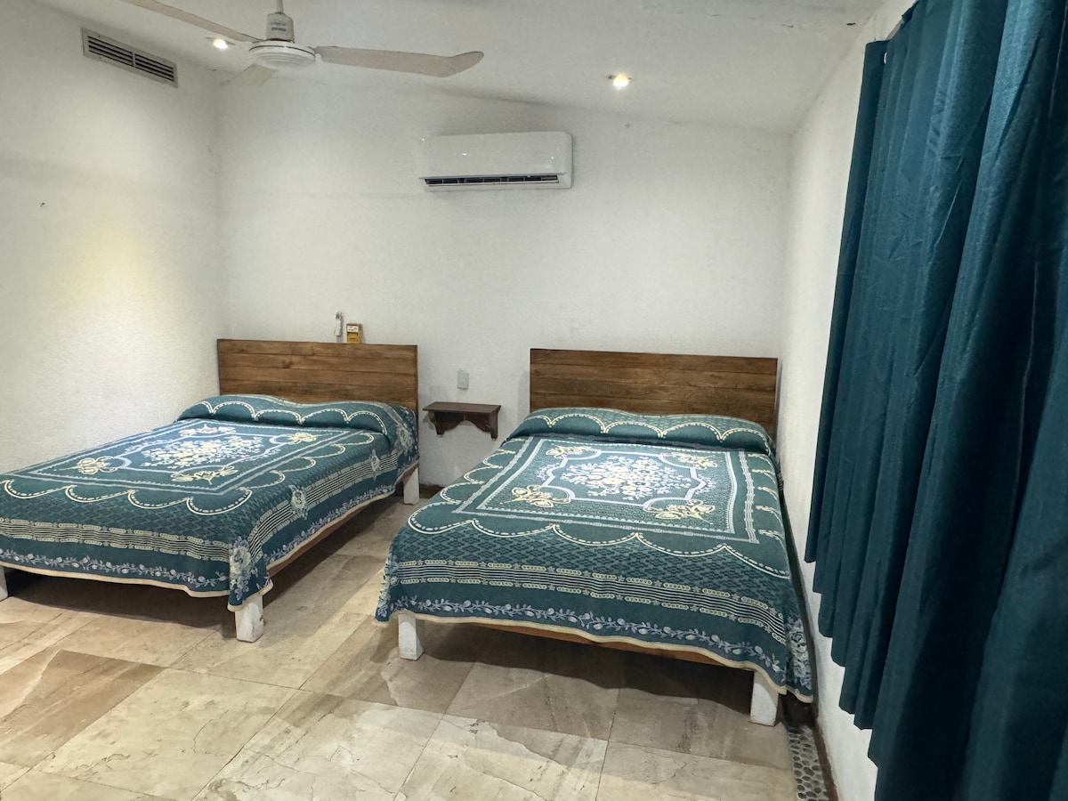 חדר שינה 5 שנלקח מדלת חדר רחצה פרטי