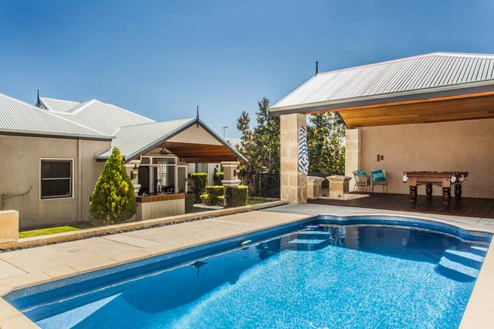 Luxurious family home, central location.