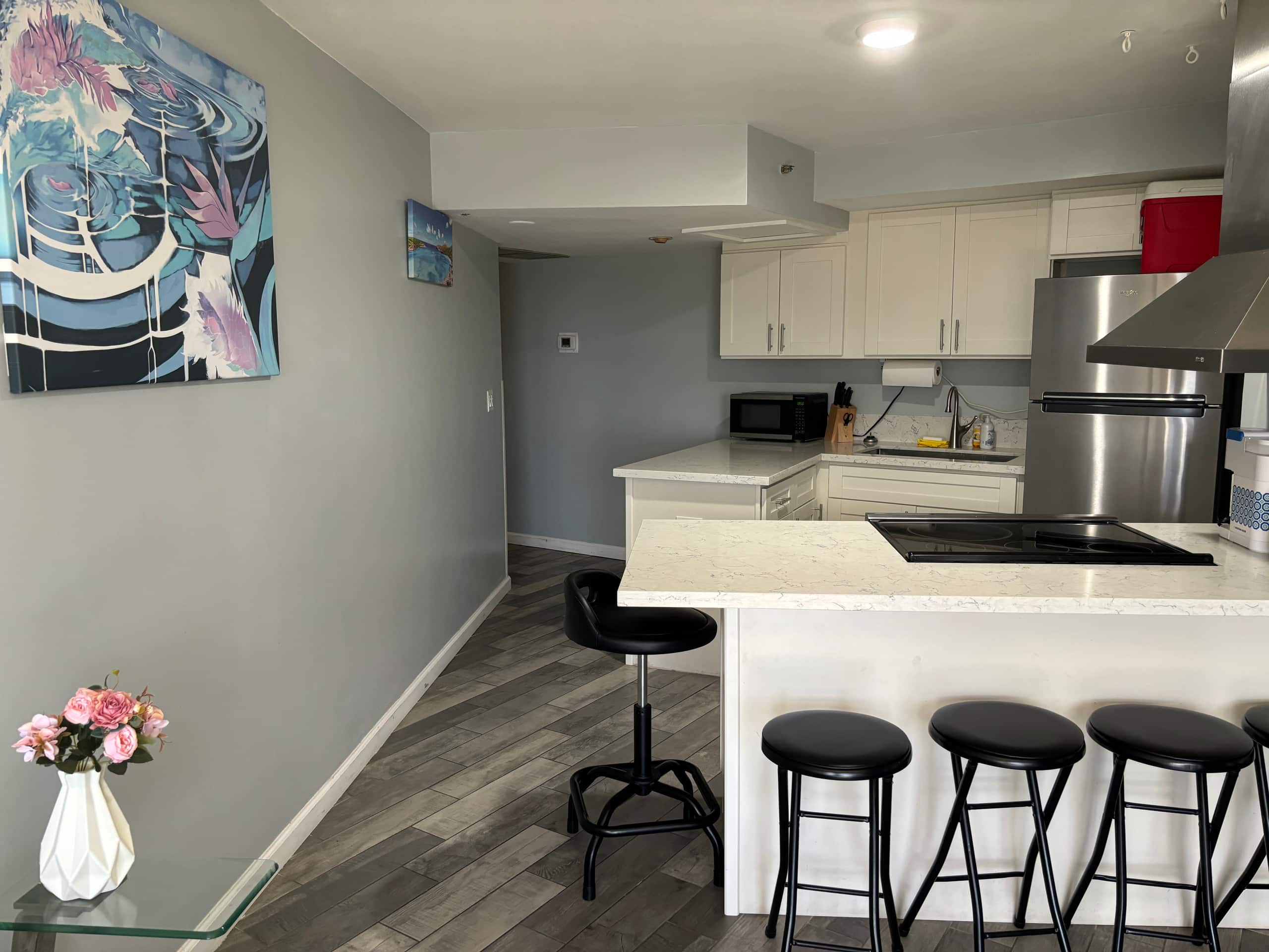 Condo in Honolulu · ★4.79 · 3 bedrooms · 5 beds · 1 private bath - Image 6