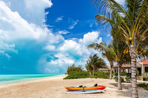 Oceanfront Romantic Getaway in Paradise!