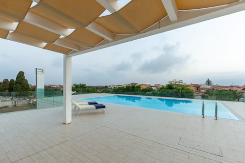 Top Airbnb: Elegant apartment with shared swimming pool a Pula