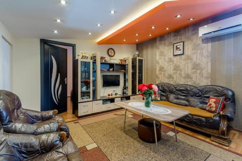 2BR Apt in Gori Center Near Stalin Museum
