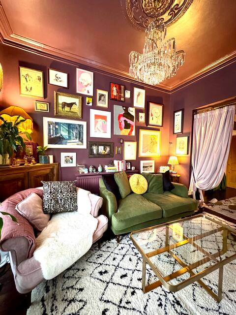Top Airbnb: Beautiful Bohemian Home with Lush Decor&Arty Vibes in Riverside