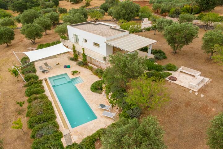 Stylish two bed villa with private pool & views gallery image 3