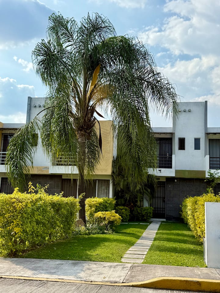 Un Lugar Mágico Para Los Amantes Del  Descanso - Temixco