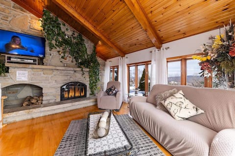 Successful Airbnb property: The panoramic chalet in Baie Saint Paul