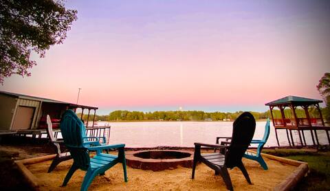 Lakefront Cottage, Sleeps 6, Dock, Firepit, Kayaks