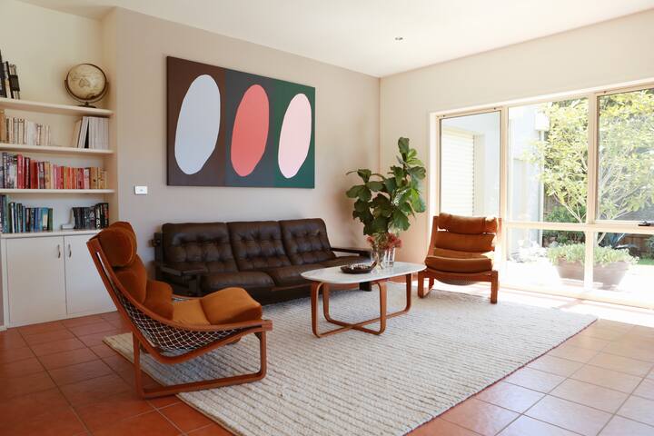 Light filled home with ocean views + pool gallery image 4