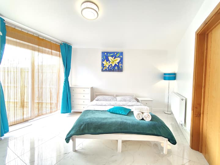 Katie Modern One Bed --Lily - Oxford