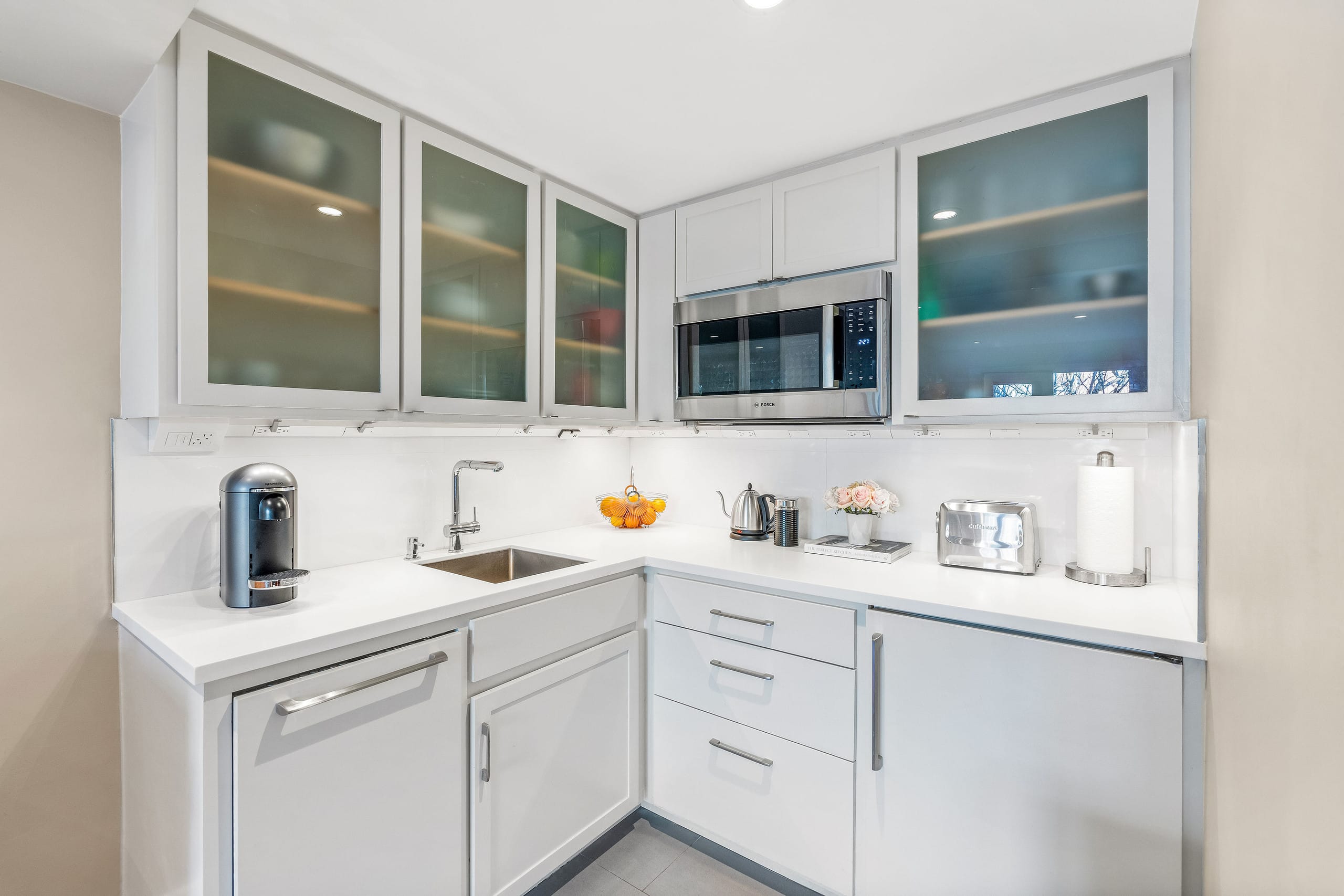 Condo in San Francisco · ★4.98 · Studio · 1 bed · 1 bath - Image 12