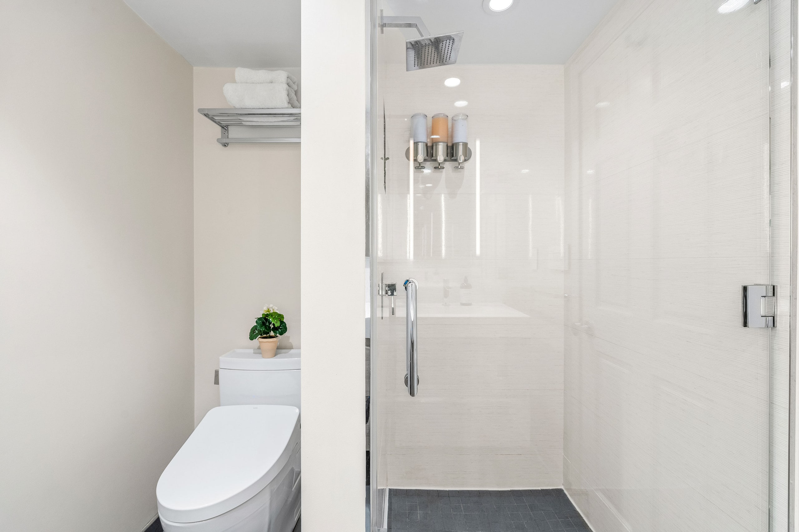 Condo in San Francisco · ★4.98 · Studio · 1 bed · 1 bath - Image 19