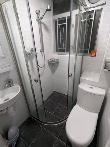 Apt.Three-Bedroom Apt. for 12@269 Hennessy Road gallery image 5