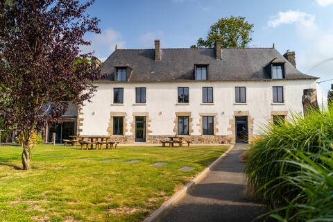 1696 manor for 24 people with wellness area