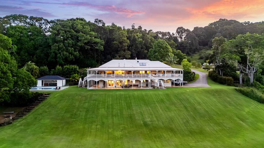 Federal Estate Whole House gallery image 2