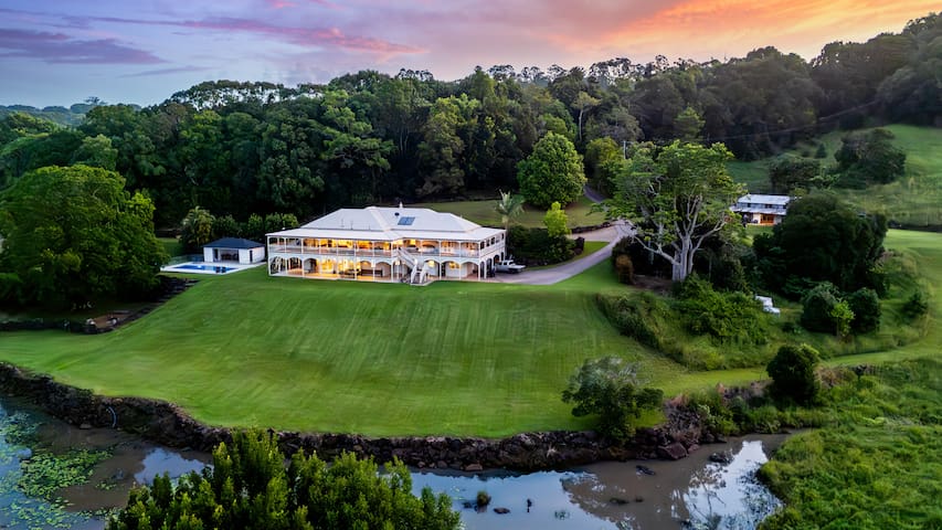 Federal Estate Whole House gallery image 3