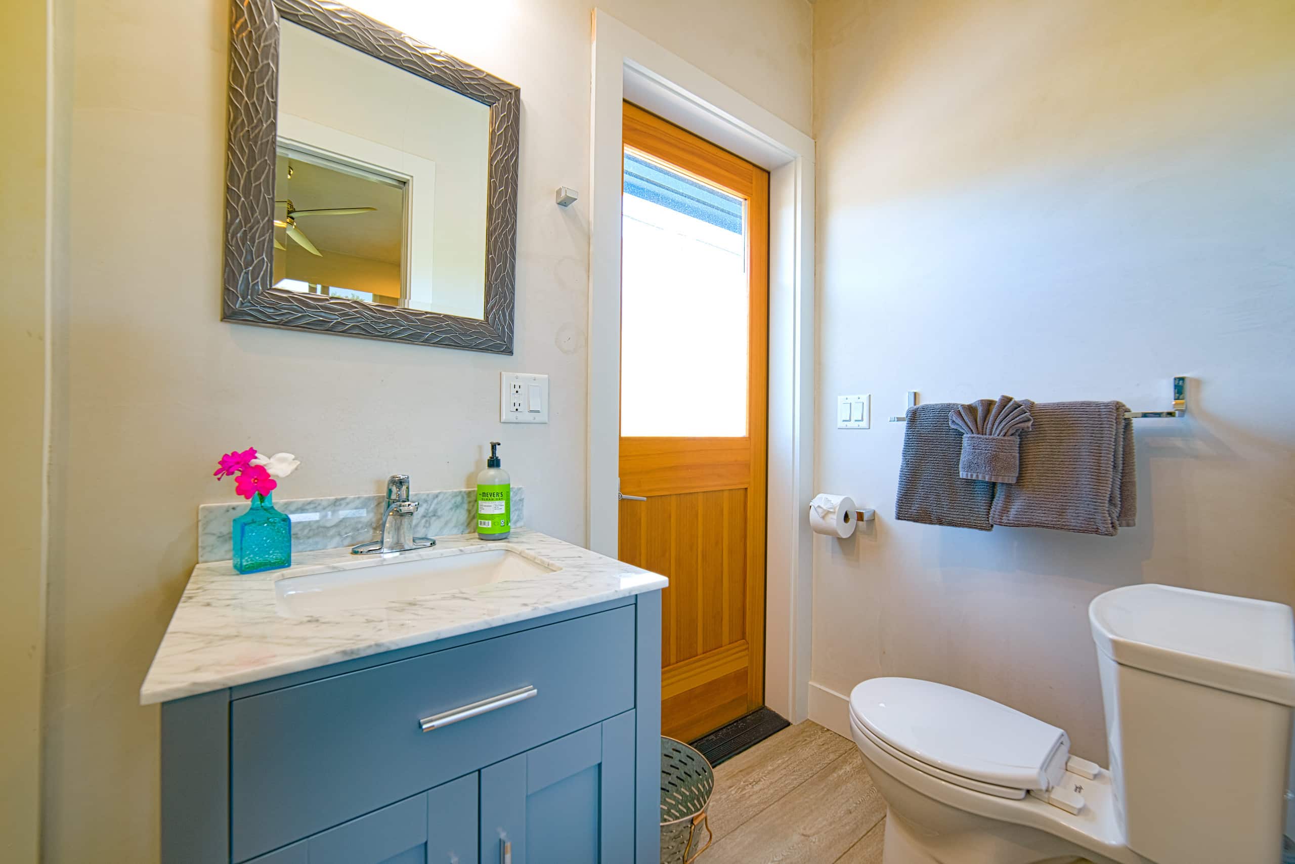 NEW 2/2 Beautiful Modern beach Chic Oasis with AC - Photo 11