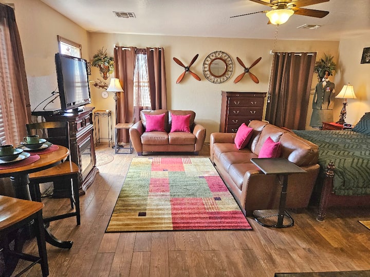 Aviators Mstr-suite Studio-$dollar Friendly Month+ - Goodyear, AZ