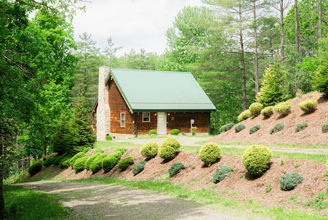 "New River Haven"- A Secluded Retreat On New River