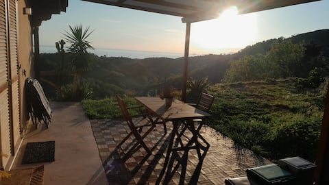 Top Airbnb: lovely studio apartment with sea view surrounded by greenery in Pietrasanta