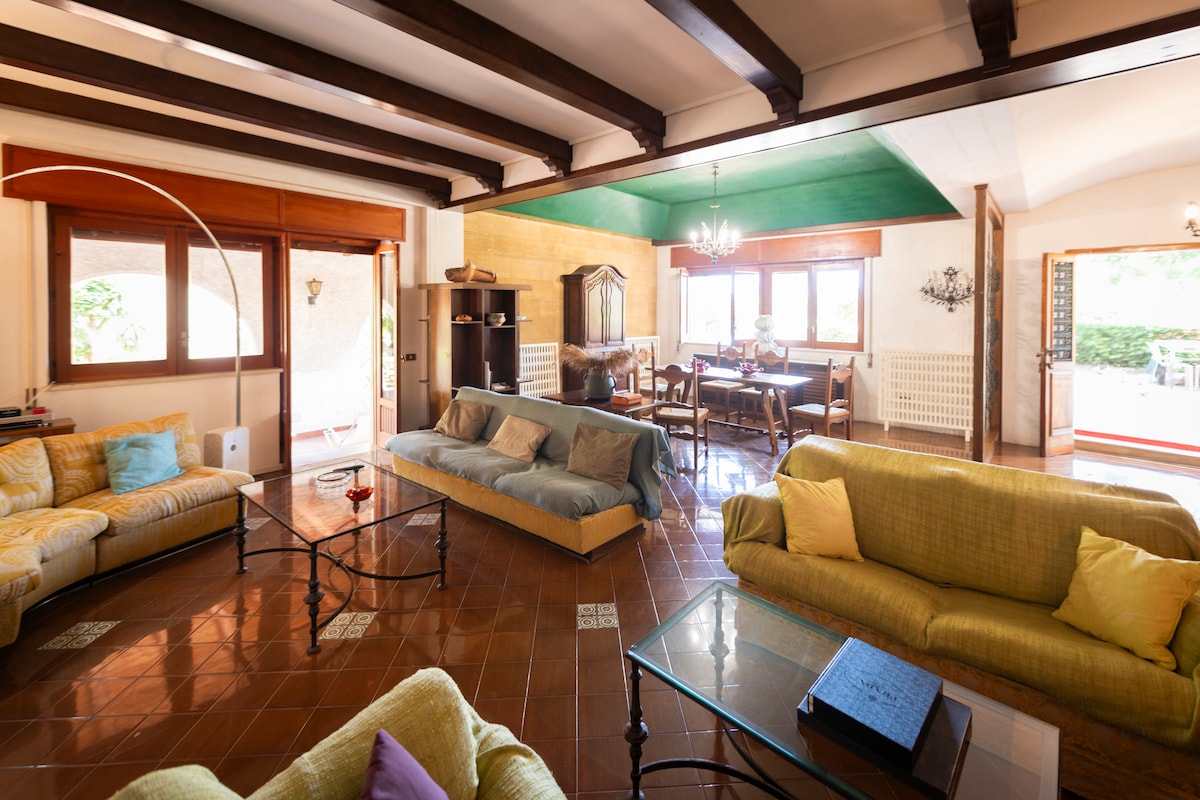 Successful Airbnb property: Casa del Carrubo - Park and pool. in Carini