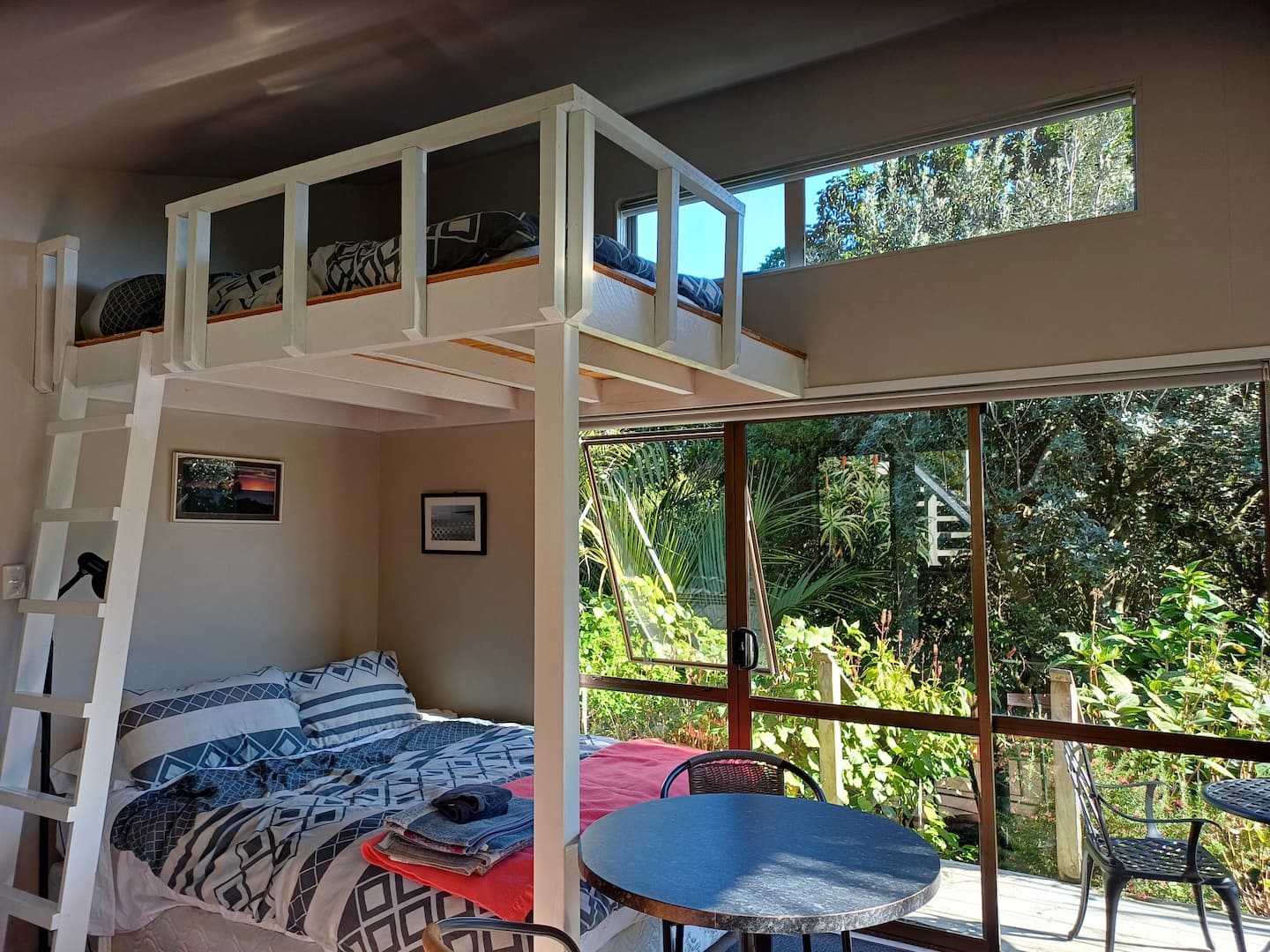 Muriwai Beach - Private Cabin In The Bush 3