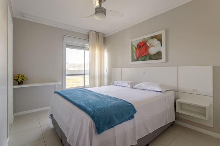 标准双人床套房+单人床垫（地板）

摄影： Lise Longo （完美环境）