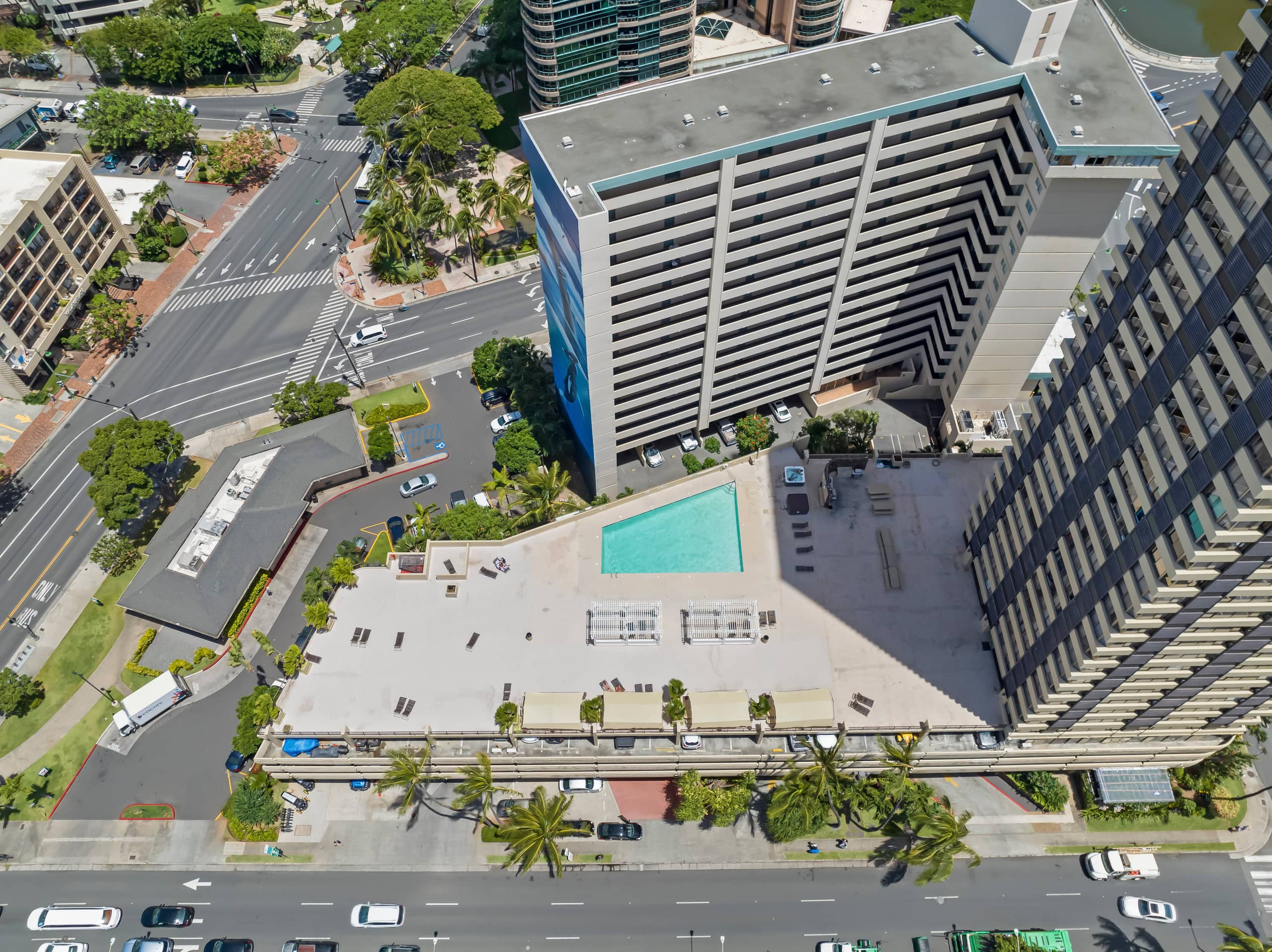 Condo in Honolulu · ★4.56 · 3 bedrooms · 3 beds · 2.5 private baths - Image 37