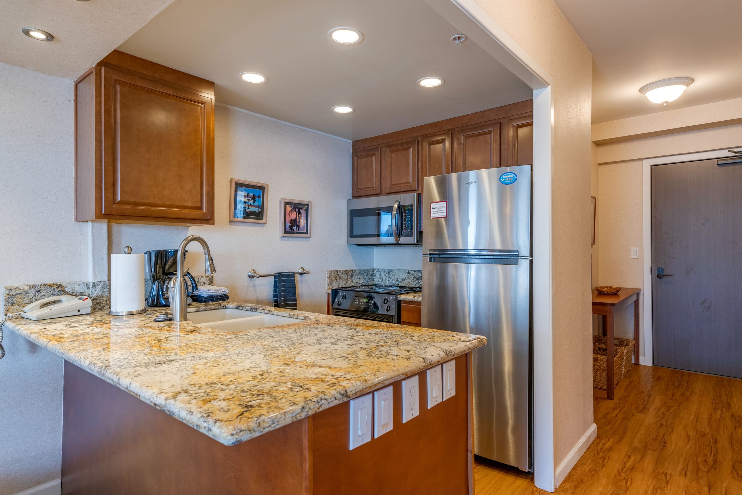 Condo in Lahaina · ★4.75 · Studio · 1 bath - Image 7