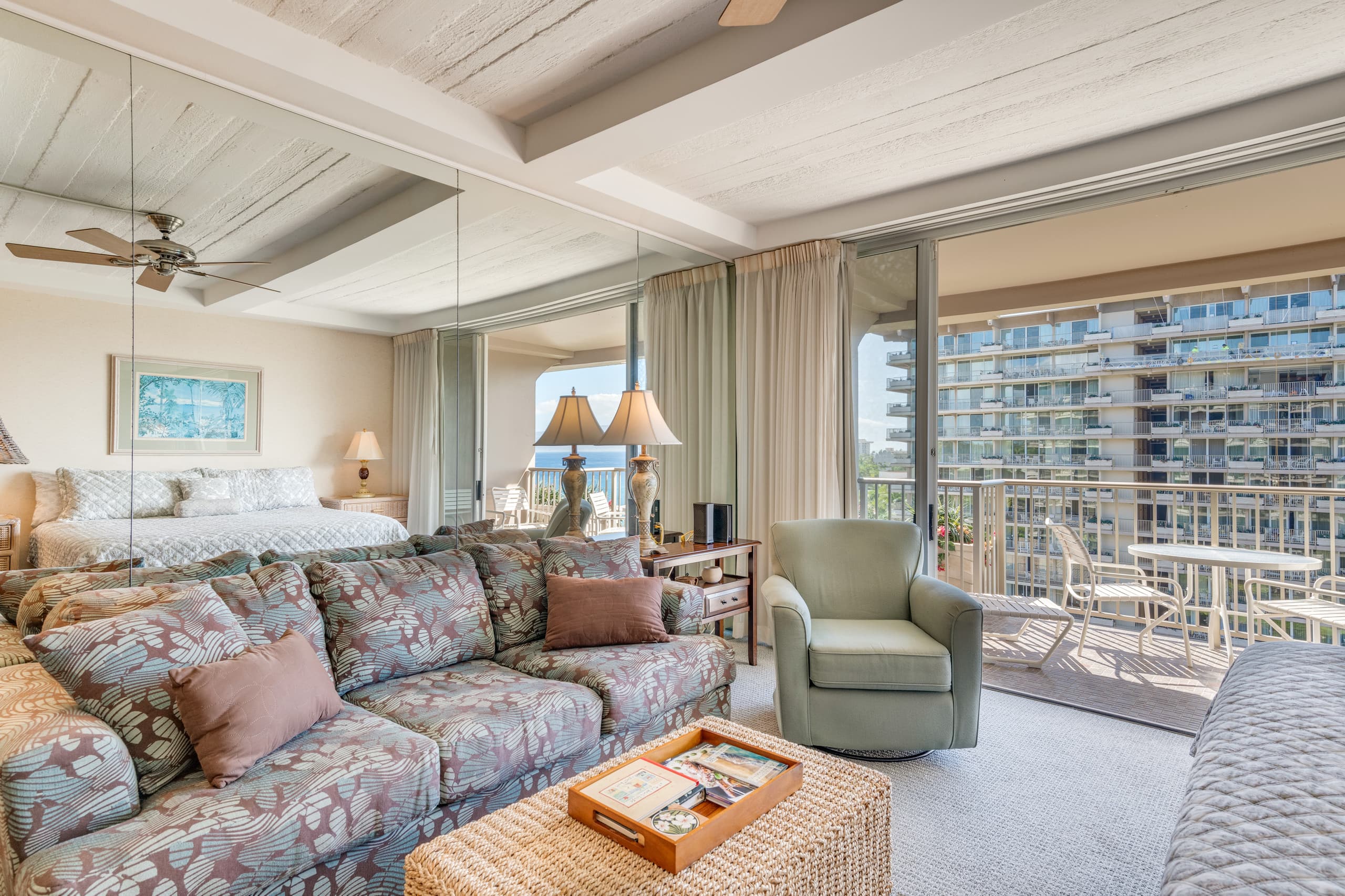 Condo in Lahaina · ★4.75 · Studio · 1 bath - Image 1