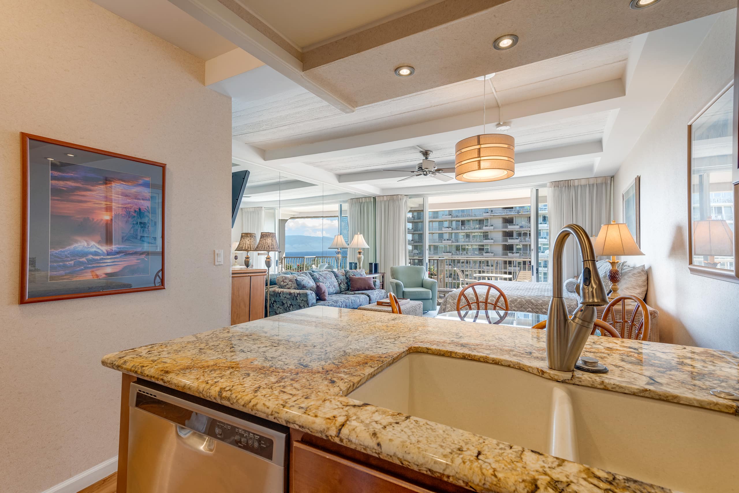 Condo in Lahaina · ★4.75 · Studio · 1 bath - Image 10