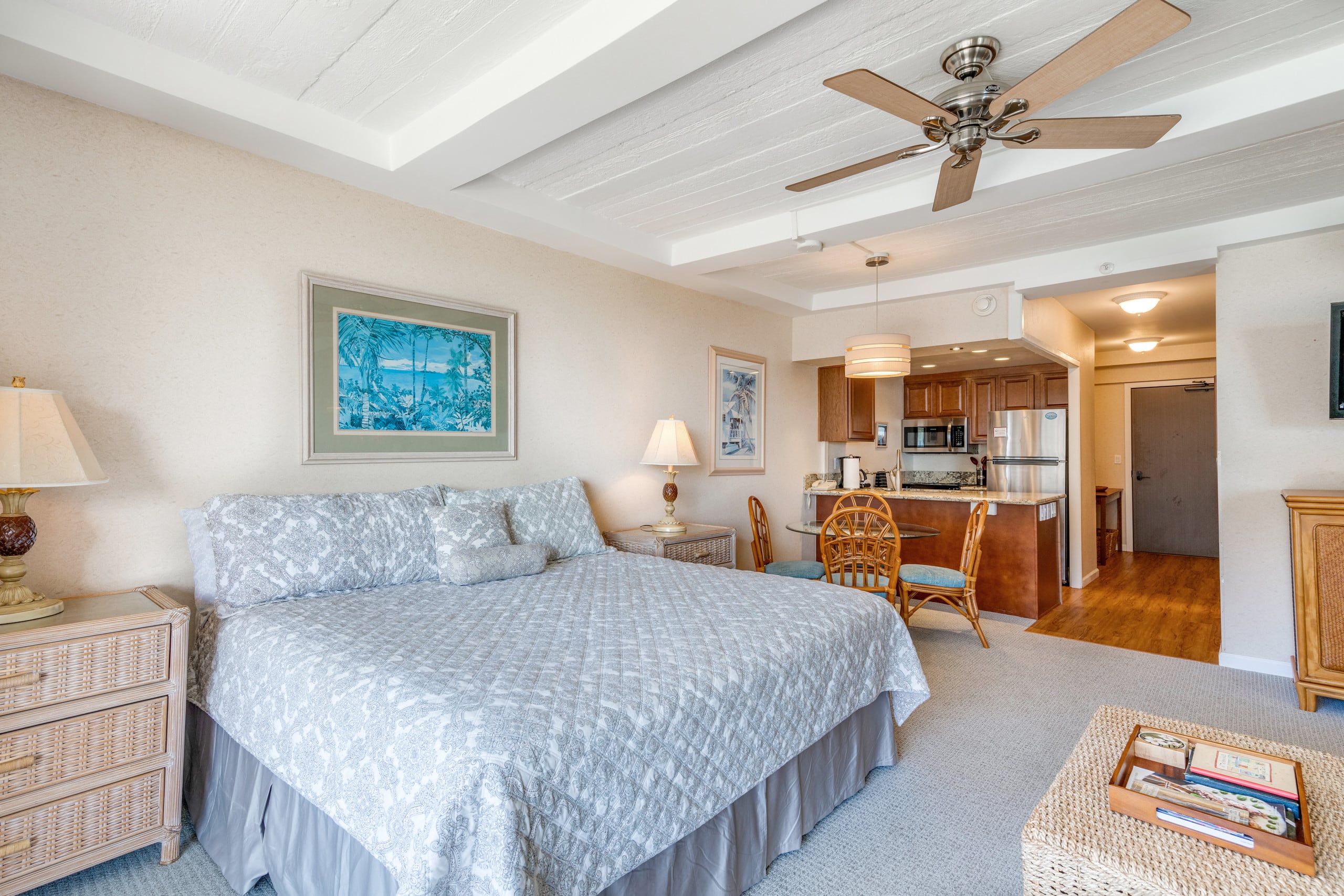Condo in Lahaina · ★4.75 · Studio · 1 bath - Image 4